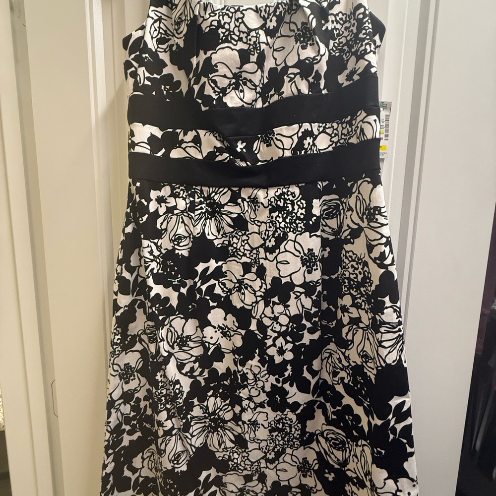 Cute and Casual Black and White Floral Fitted Dress